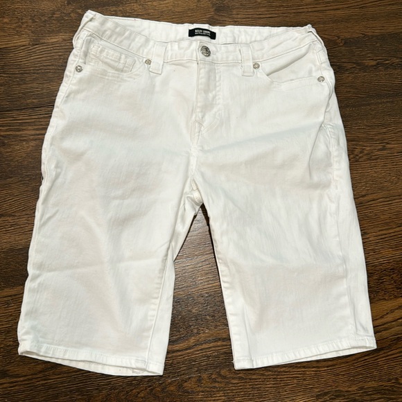 True religion Bermudas 🤍 - Picture 1 of 10